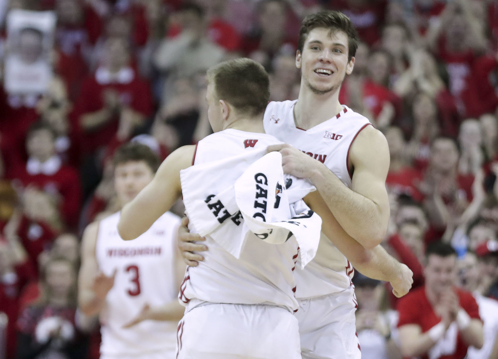 Badgers 65, Hawkeyes 45